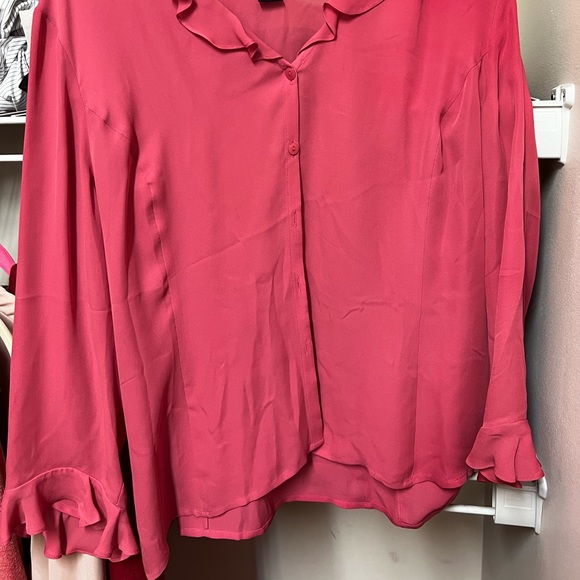 Vintage Ann Taylor 100% Silk pink button front blouse. - Picture 3 of 3